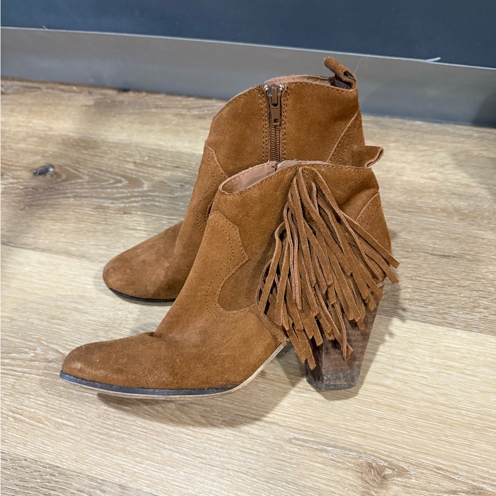Steve Madden Tan Suede Fringe Booties